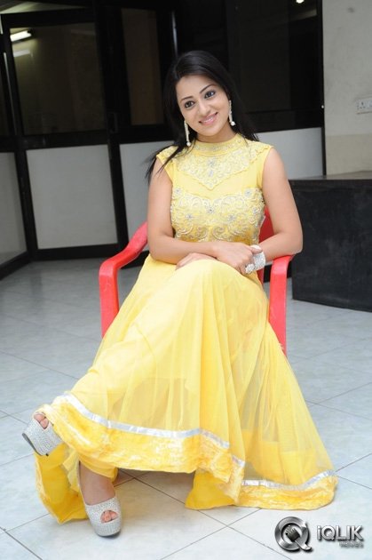 Reshma-at-Jeelakarra-Bellam-Movie-Press-Meet
